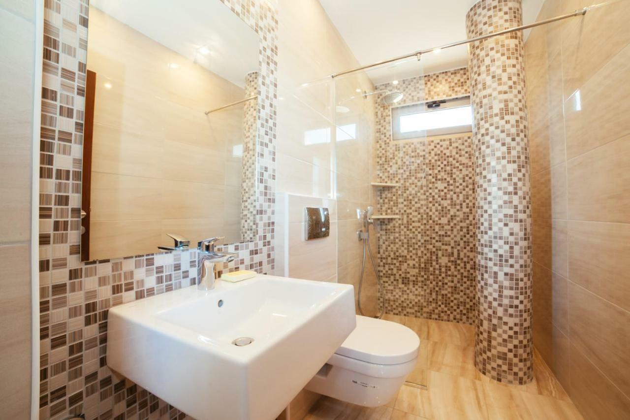 Adriatica Sea & Sun Bed & Breakfast Ulcinj Exterior photo