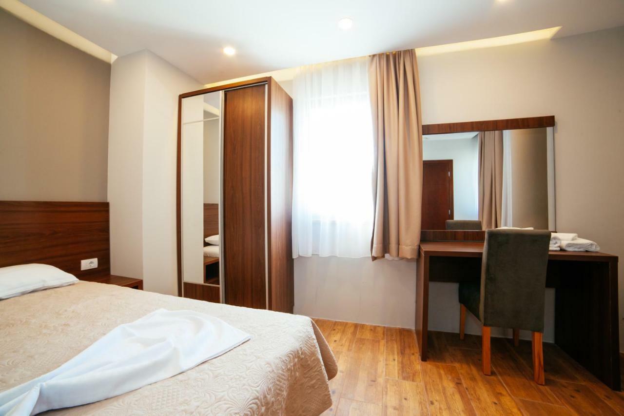 Adriatica Sea & Sun Bed & Breakfast Ulcinj Exterior photo