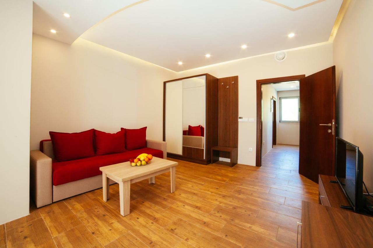 Adriatica Sea & Sun Bed & Breakfast Ulcinj Exterior photo