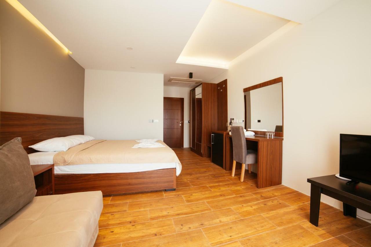 Adriatica Sea & Sun Bed & Breakfast Ulcinj Exterior photo